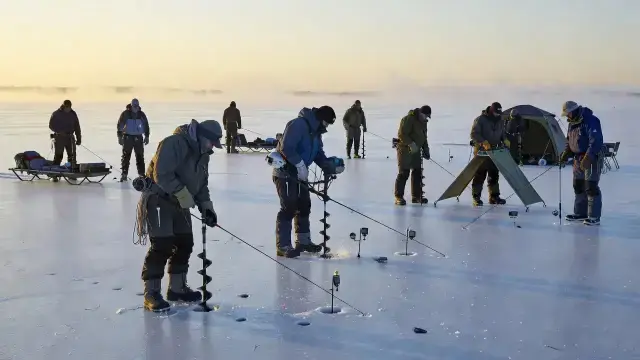 Ice Fishing Equipment and Winter Fishing Gear: Techniques, Tips, and Safety for a Successful Trip